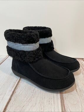 Revitalign Black 8 Wide Ankle Boots Faux-Suede Plush Lined Woven Trim Zip Side